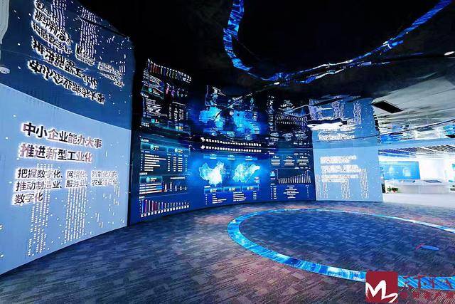 浪潮云打造了人工智能工厂<strong></p>
<p>剧场</strong>，成为全球第四个、国内第一个实体化的人工智能工厂