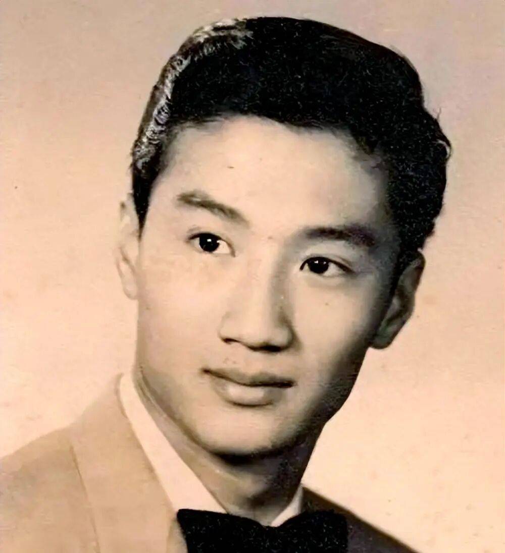 考古|89岁谢贤现身依旧时髦！与小49岁女友分手后开搞事业<strong></p>
<p>剧场</strong>，疑已交代后事的他太潇洒