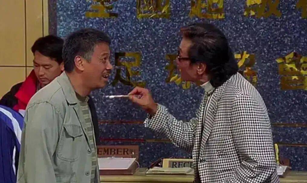 考古|89岁谢贤现身依旧时髦！与小49岁女友分手后开搞事业<strong></p>
<p>剧场</strong>，疑已交代后事的他太潇洒