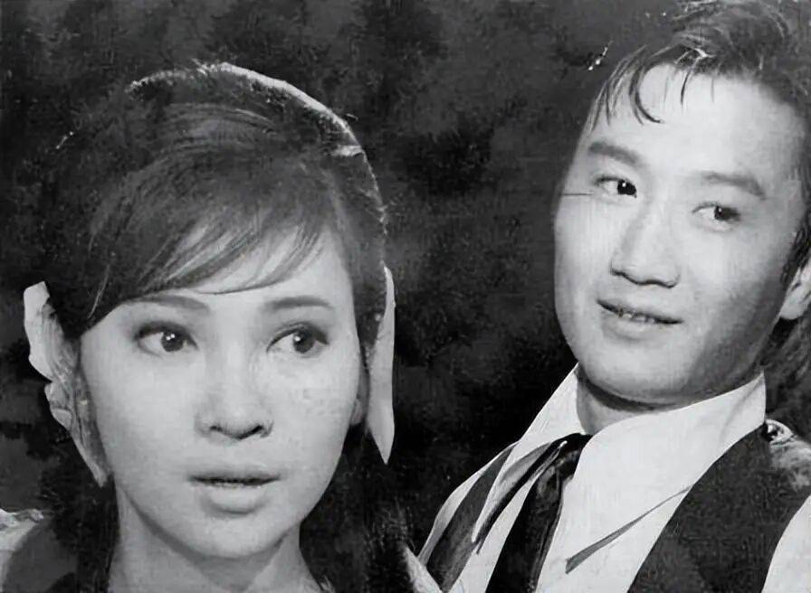 考古|89岁谢贤现身依旧时髦！与小49岁女友分手后开搞事业<strong></p>
<p>剧场</strong>，疑已交代后事的他太潇洒