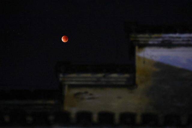 刷屏朋友圈<strong></p>
<p>free价格</strong>!“红月亮”高清大图来了