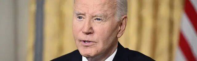 乌军士兵乔装成俄军<strong></p>
<p>free价格</strong>,与俄士兵寒暄,随后趁其不备将两名俄军枪杀,无人机拍下全过程