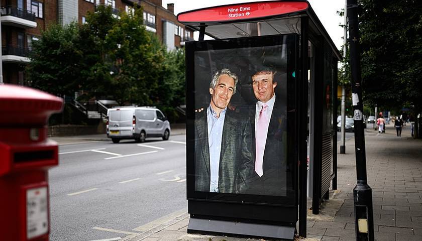 美国民主党人公开“特朗普给爱泼斯坦的庆生信”<strong></p>
<p>重庆蜂芒云虚拟币</strong>,克林顿也在文件中