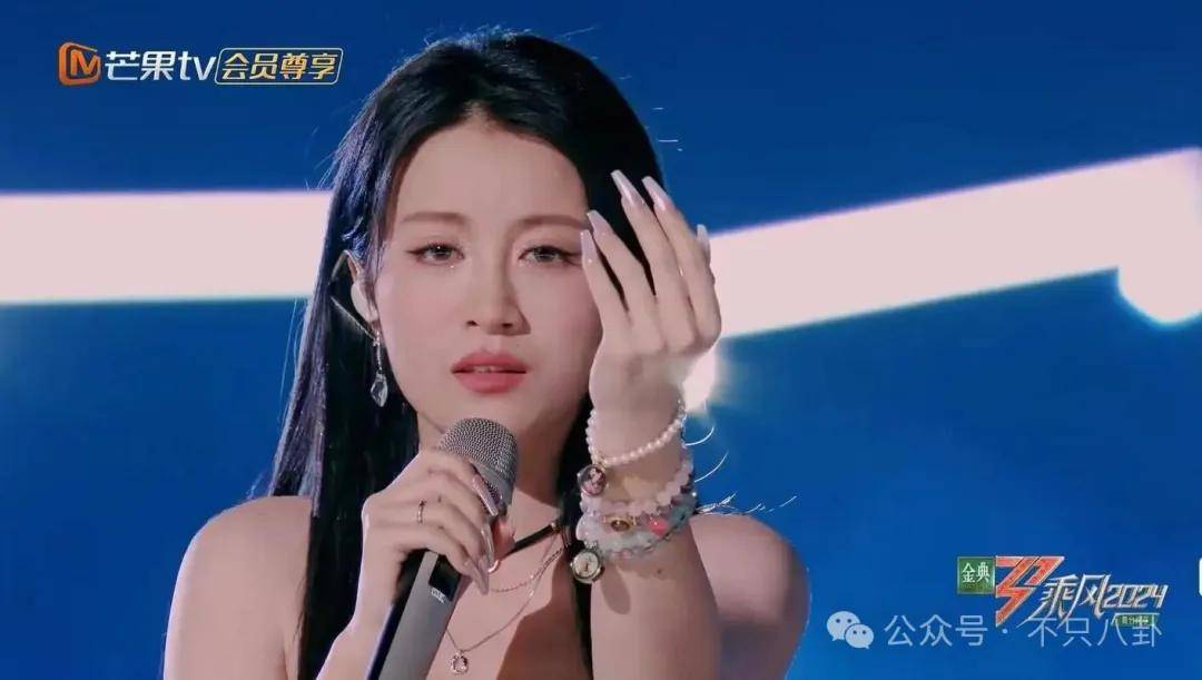 姐终于离了<strong></p>
<p>传奇</strong>，这次总算是摆脱不靠谱的老公和强势的婆婆了！