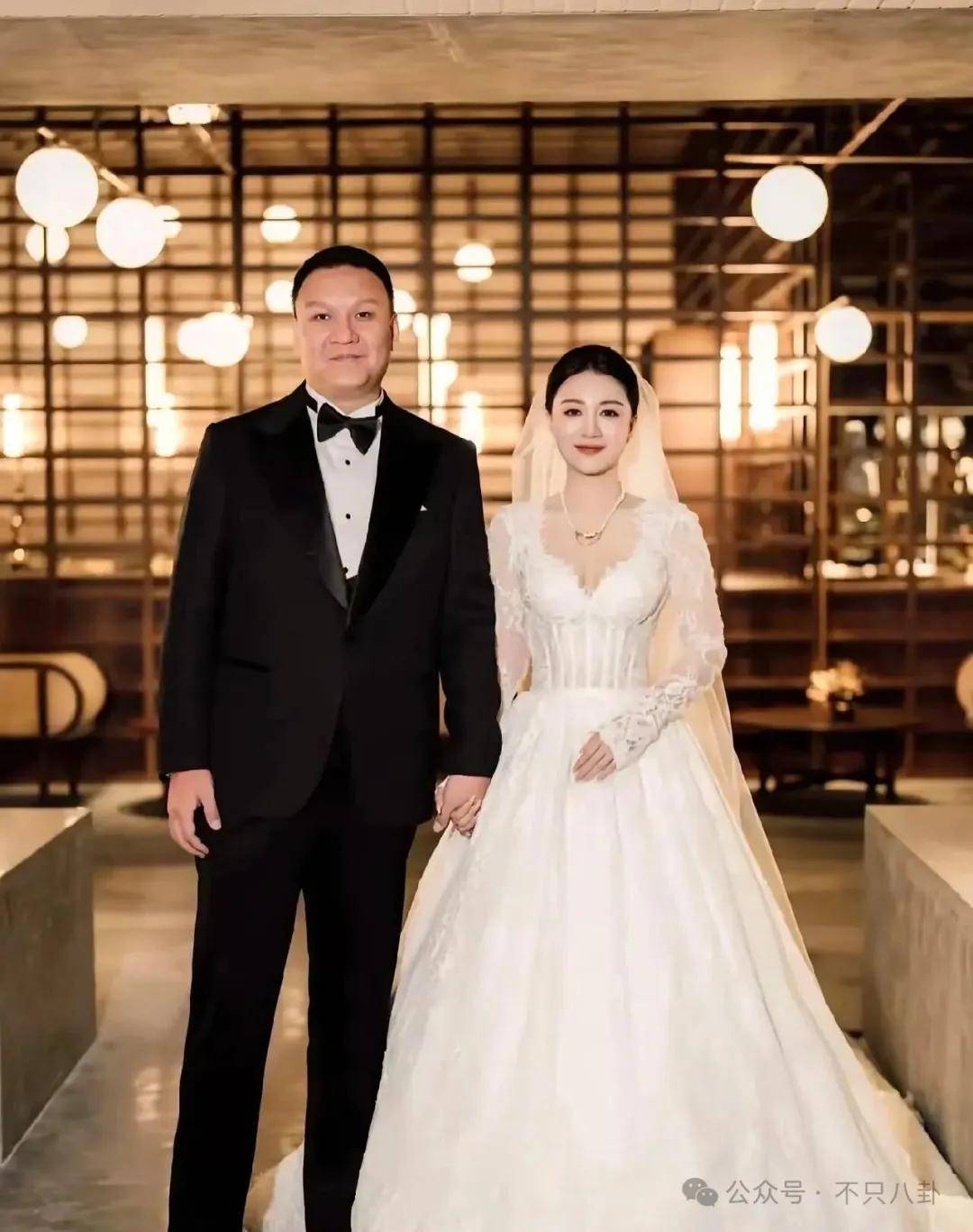 姐终于离了<strong></p>
<p>传奇</strong>，这次总算是摆脱不靠谱的老公和强势的婆婆了！