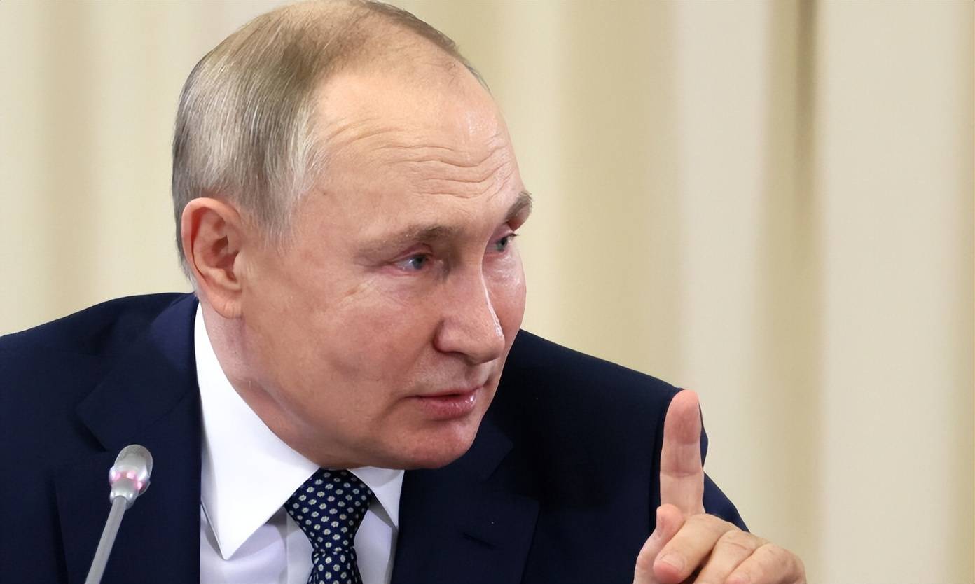 中方有大事要干<strong></p>
<p>传奇</strong>,上百国军方获邀,俄美乌将在北京入座,连谈3天