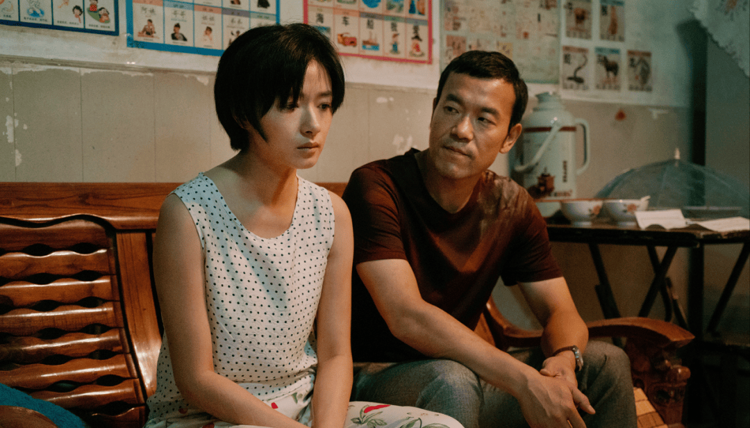 城市打工人<strong></p>
<p>传奇</strong>，花十几万回村给父母补缴社保