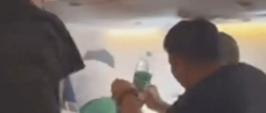 高中生散步时校服突发自燃<strong></p>
<p>传奇</strong>?原是165元网购的“宝”在惹祸→