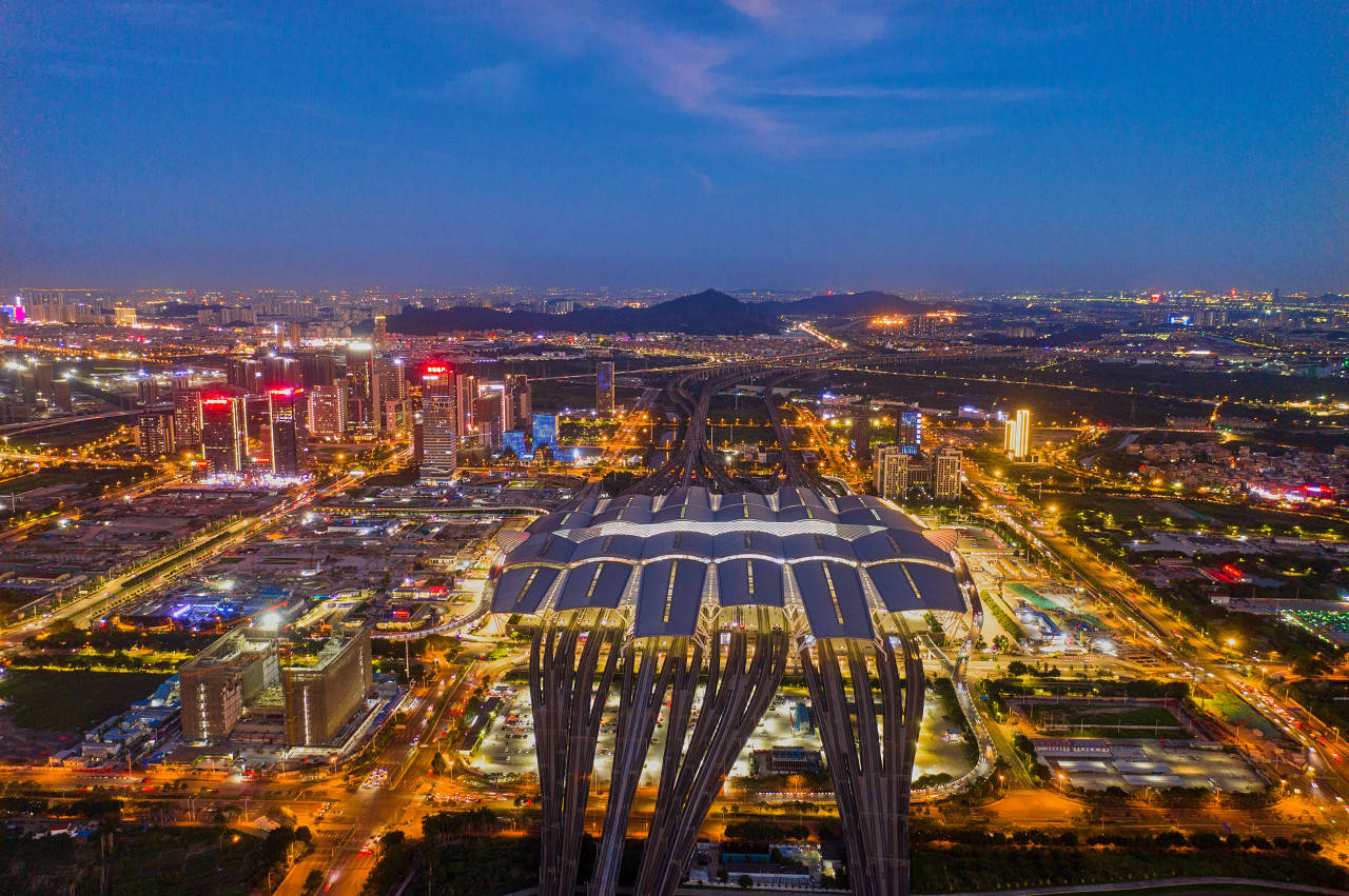 经济强市不断建新高铁站：至少“一城六站”<strong></p>
<p>传奇</strong>，它们在下什么棋？