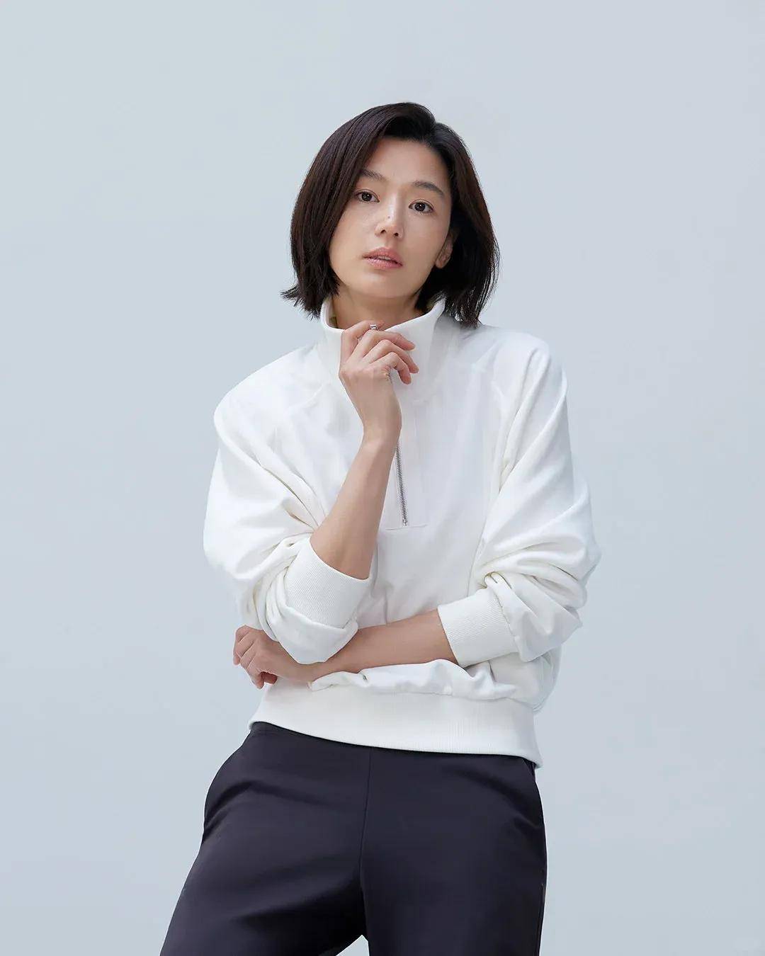 44岁要去“竞选总统”的全智贤<strong></p>
<p>传奇</strong>，穿衣风格都变了！