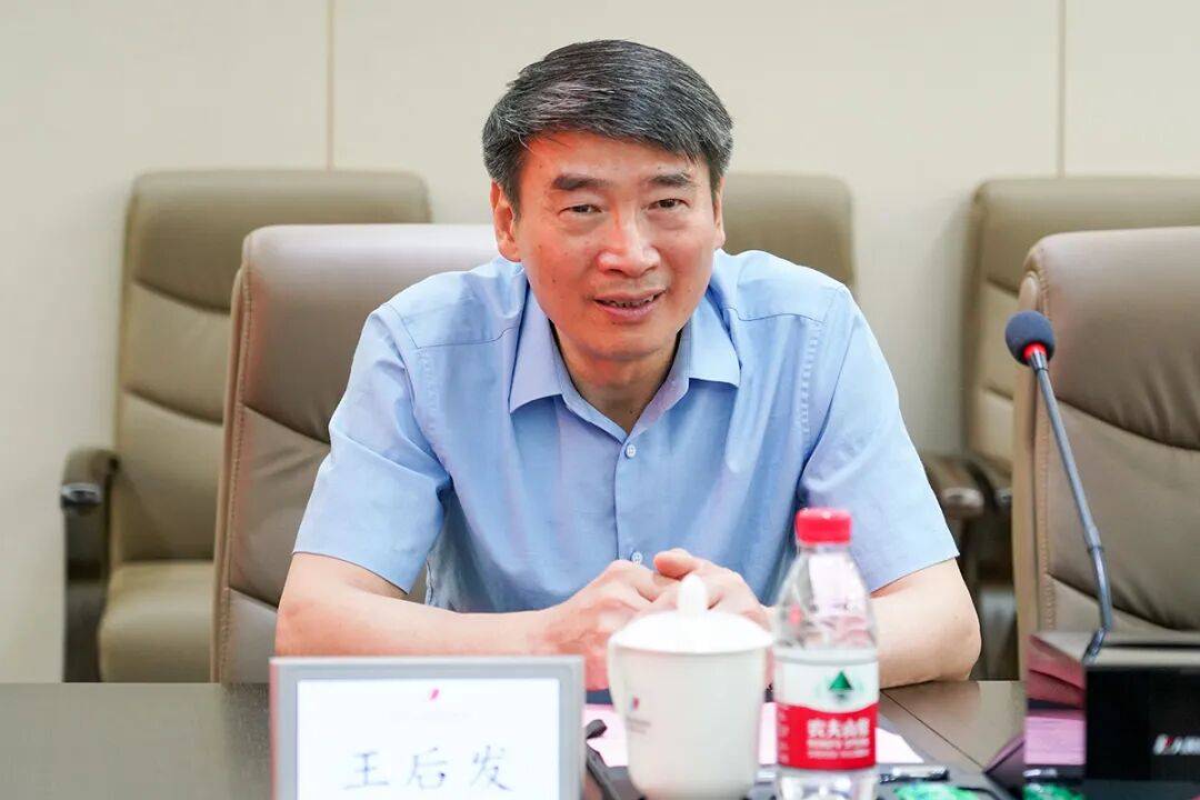 县委书记主动交代问题7个月后<strong></p>
<p>虚拟币发电是咋回事</strong>,县人大常委会原主任也主动交代问题,两人长期共事