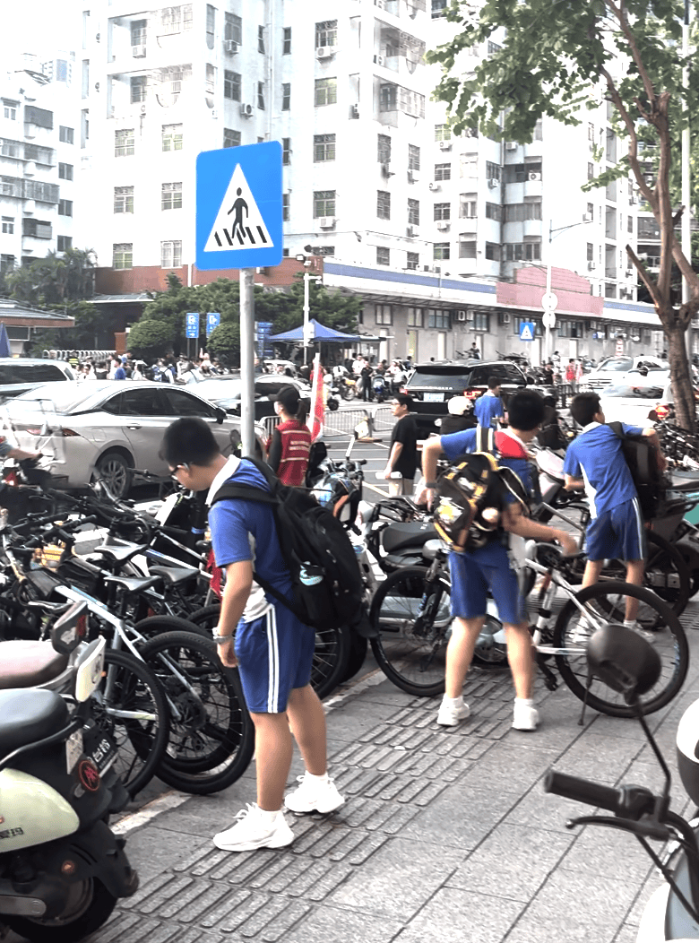 深圳一医院门口被指“举步维艰”<strong></p>
<p>虚拟币挖矿整治措施</strong>！整治后记者实探:仍很堵