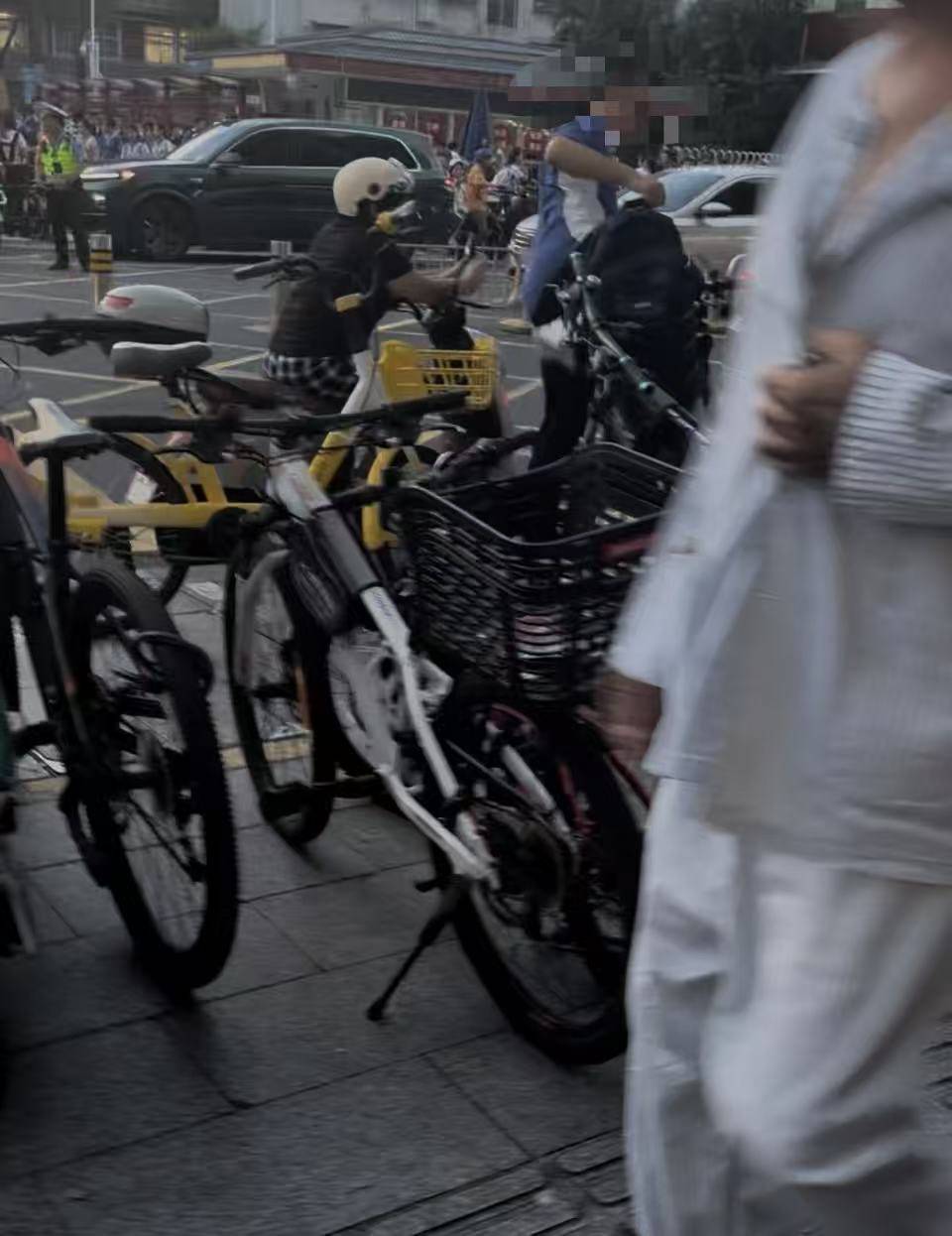 深圳一医院门口被指“举步维艰”<strong></p>
<p>虚拟币挖矿整治措施</strong>！整治后记者实探:仍很堵