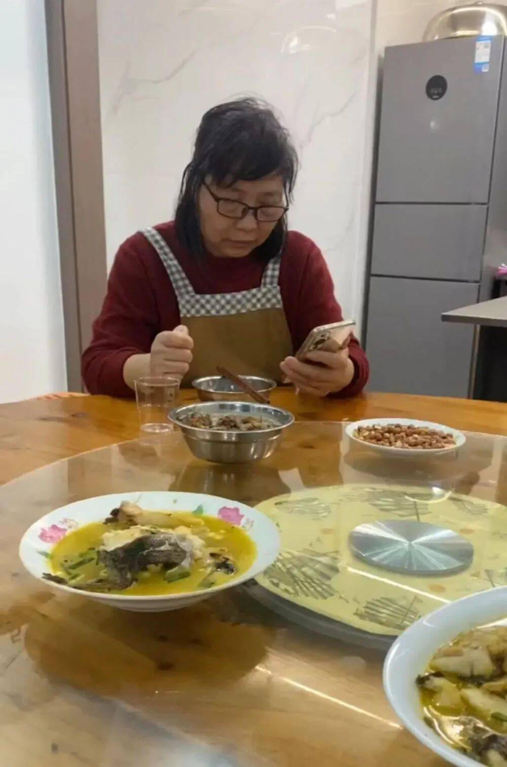 “看到妈妈46个未接来电<strong></p>
<p>虚拟贸币</strong>,心像被重锤击中”