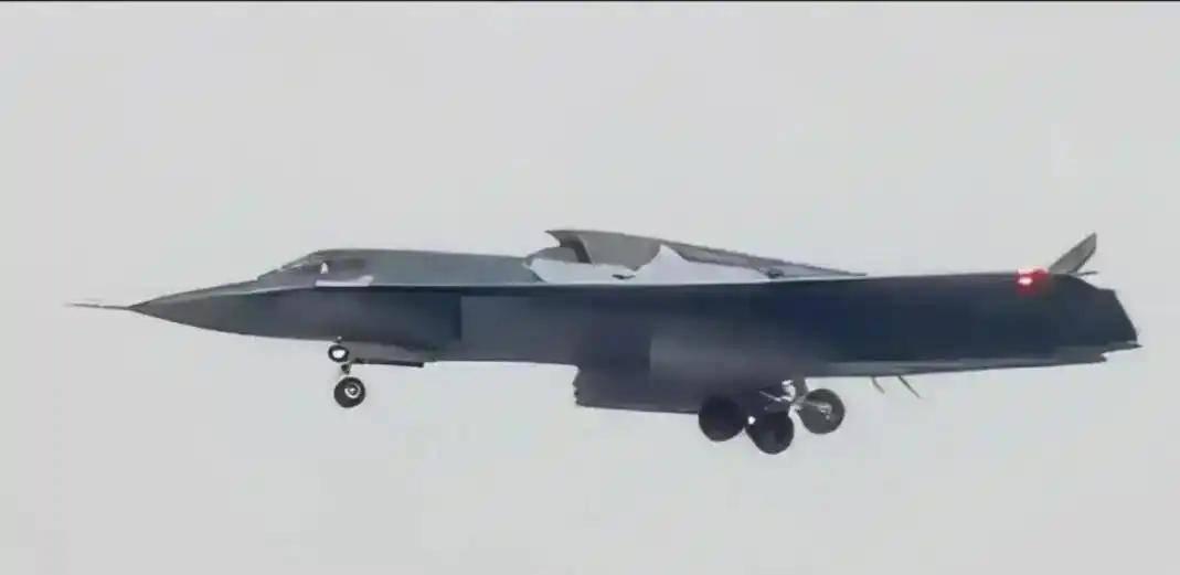 歼-36是隐身轰炸机?印媒:世界首款六代机<strong></p>
<p>虚拟贸币</strong>,美国F-47在三年后飞