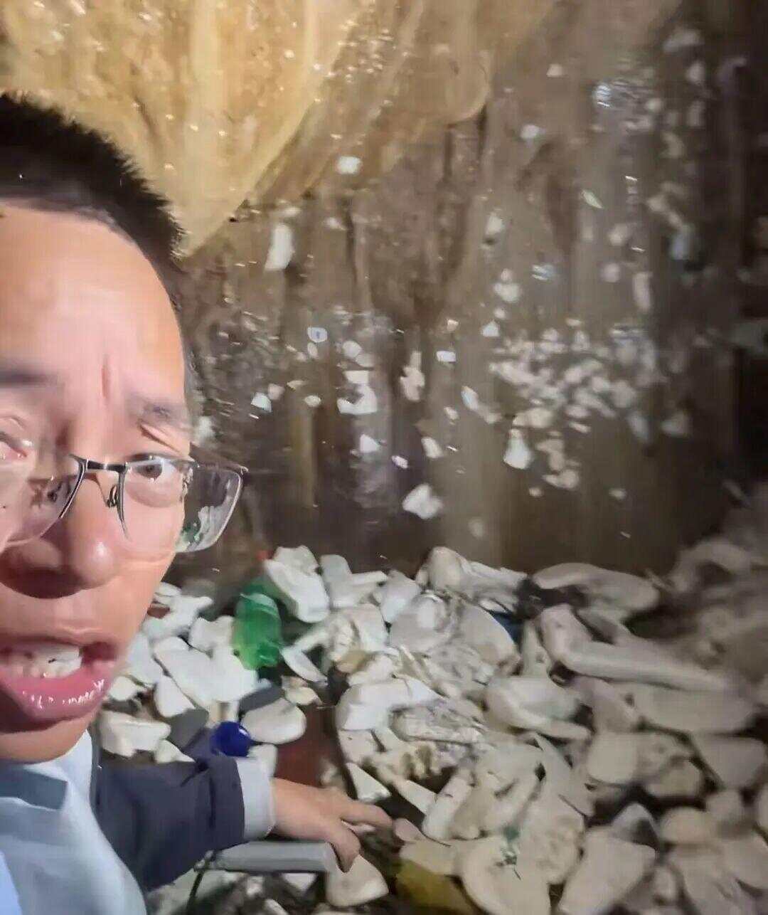 网友曝光溶洞垃圾成山、粪便满地<strong></p>
<p>虚拟贸币</strong>,“至少十层楼高”!官方通报