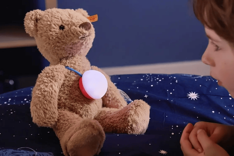 给奶奶们发的AI孙子<strong></p>
<p>高材生虚拟币案例</strong>,有点让人失望?千亿AI玩具市场虚火正旺?