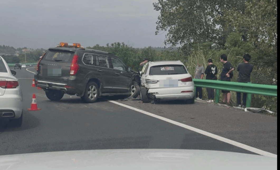 “司机像没意识了一样！”男子称SUV在高速上慢行、撞上石墩也不停<strong></p>
<p>u虚拟币</strong>，交警：司机目前无生命危险