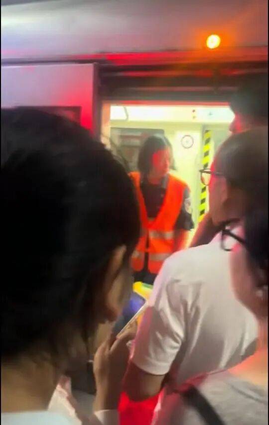 大连地铁发生故障停运一小时<strong></p>
<p>u虚拟币</strong>，目击者称看到120和警车，工作人员否认列车和人相撞，故障原因在落实中