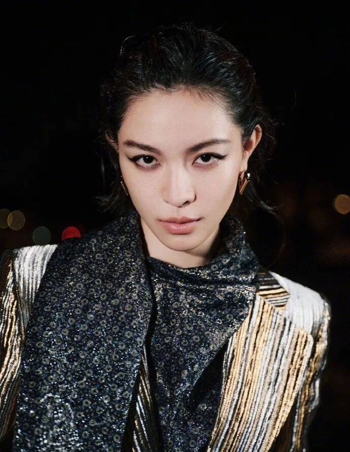 时装周上的女明星<strong></p>
<p>私人挖虚拟币</strong>,秋冬氛围感一键封顶!