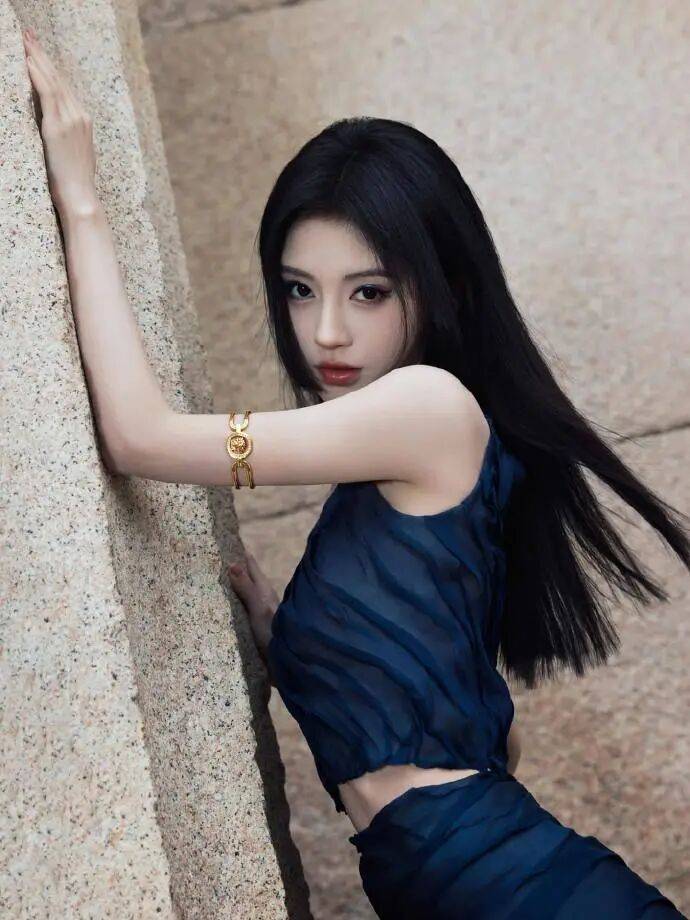 时装周上的女明星<strong></p>
<p>私人挖虚拟币</strong>,秋冬氛围感一键封顶!