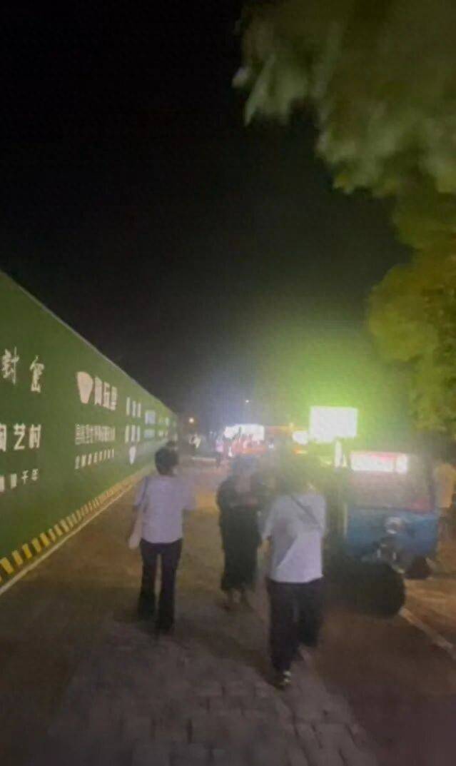 长假尾声!江西“鸡排大道”人流量减少超6成<strong></p>
<p>公司从事虚拟币开发</strong>,“鸡排哥”提前下班