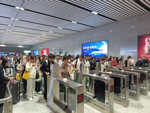 双节假期<strong></p>
<p>公司从事虚拟币开发</strong>,驻马店车务段累计发送旅客19.92万人次