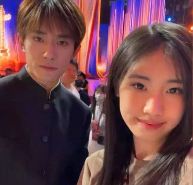 考古|冯小刚带女儿去陈思诚工作室!开个人账号还读影视专业<strong></p>
<p>虚拟币挖矿</strong>,她也要“女承父业”吗?