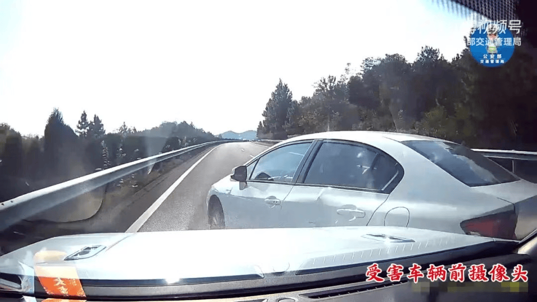 “我撒谎天打雷劈!”男子高速突然强行变道致翻车<strong></p>
<p>虚拟币挖矿</strong>,反诬赖对方