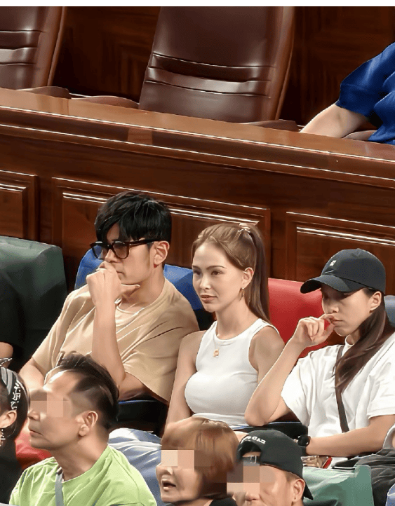 考古|昆凌现身暴瘦变化大！7年剖腹产下3娃<strong></p>
<p>整治工作自查报告</strong>，从“打工妹”到“天王嫂”，她的辛苦谁懂