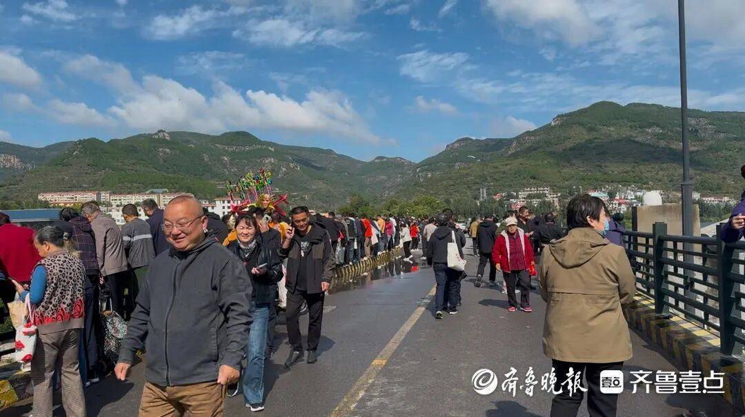 “鱼多得数不过来<strong></p>
<p>虚拟币奇迹币</strong>，一网子下去能捞好几条”济南锦绣川水库开闸放水，大量鲢鱼被冲出，工作人员：禁止捕捞！