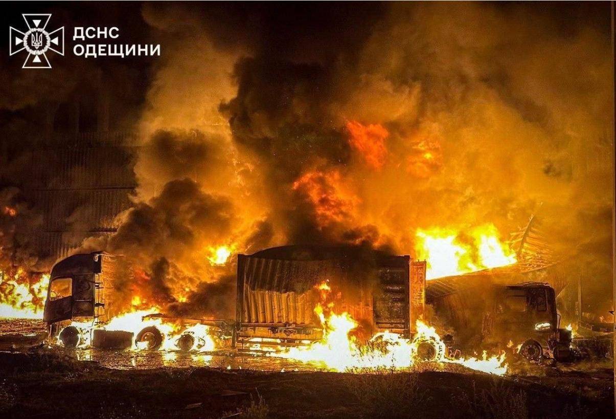 炸了一夜<strong></p>
<p>虚拟币奇迹币</strong>,俄军大轰炸,基辅大停电:俄乌战争3年,普京太仁慈了