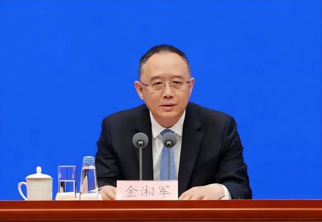 中央委员被“双开”<strong></p>
<p>虚拟币奇迹币</strong>,62岁女副部任上被查!中纪委上周通报查处26人