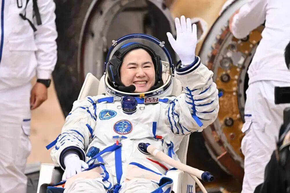 镜观·回响丨巾帼共绘新时代