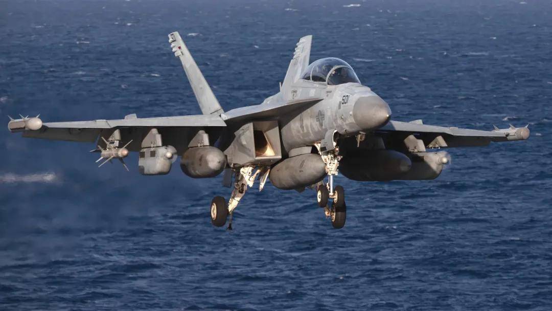 央视官宣：歼-16可挂载副油箱<strong></p>
<p>虚拟币黄白线代表什么</strong>！网友：航程加到7000公里有必要？