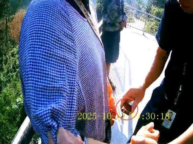 100斤玉米上秤秒变60斤?贵州一村民遭“鬼秤”骗粮!民警出手<strong></p>
<p>虚拟币黄白线</strong>,5人被拘