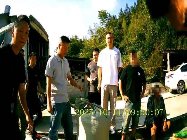 100斤玉米上秤秒变60斤?贵州一村民遭“鬼秤”骗粮!民警出手<strong></p>
<p>虚拟币黄白线</strong>,5人被拘