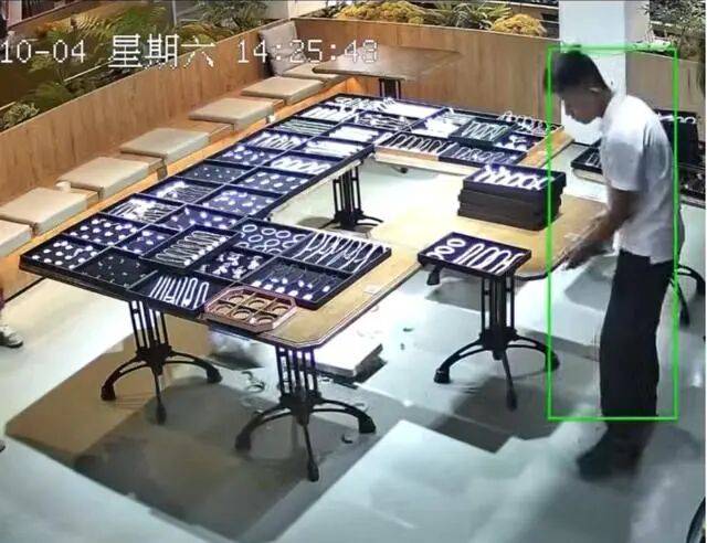 苏州一20岁店员不小心摔碎一盒玉镯损失百万<strong></p>
<p>虚拟币黄白线</strong>,老板未要赔偿安慰小伙别有压力