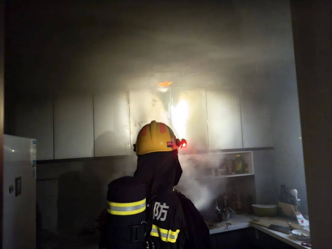 以案为鉴 | 家中起火前<strong></p>
<p>虚拟币黄白线</strong>,他们都曾接到一通电话……