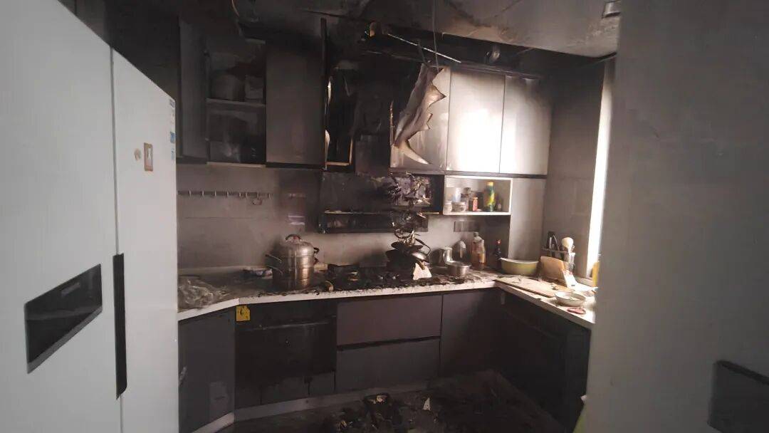 以案为鉴 | 家中起火前<strong></p>
<p>虚拟币黄白线</strong>,他们都曾接到一通电话……