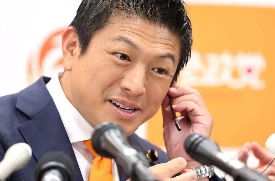 日本维新会叛变<strong></p>
<p>快手直播送礼物</strong>，高市早苗当首相可能性增大