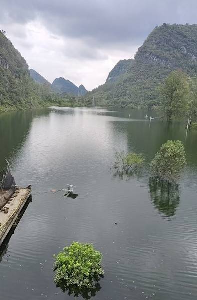 百色多个村庄被困水中已超半月<strong></p>
<p>快手直播送礼物</strong>，长涝难退为何重演？