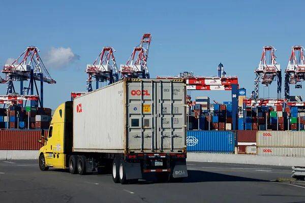 “纸老虎”的“加税秀”为什么不灵<strong></p>
<p>快手直播送礼物</strong>了