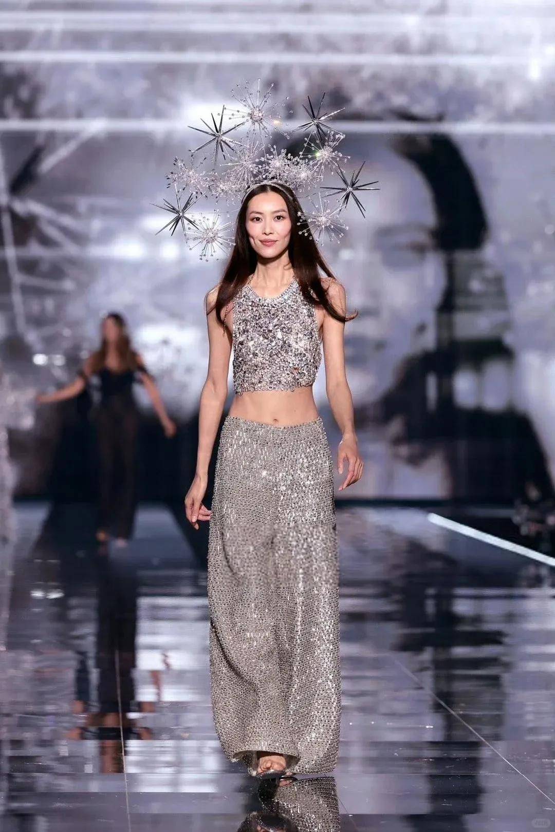 超模均龄30+、不要性感要多元<strong></p>
<p>快手直播送礼物</strong>，维秘秀还有新鲜感吗？