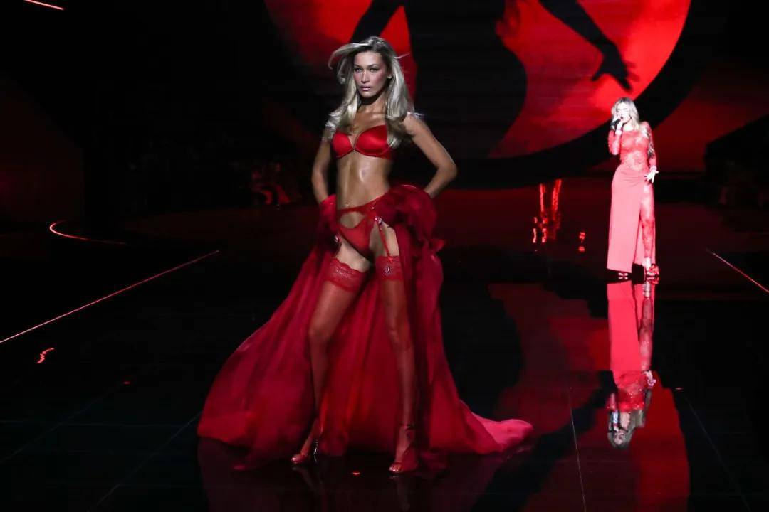 超模均龄30+、不要性感要多元<strong></p>
<p>快手直播送礼物</strong>，维秘秀还有新鲜感吗？