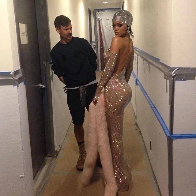 超模均龄30+、不要性感要多元<strong></p>
<p>快手直播送礼物</strong>，维秘秀还有新鲜感吗？