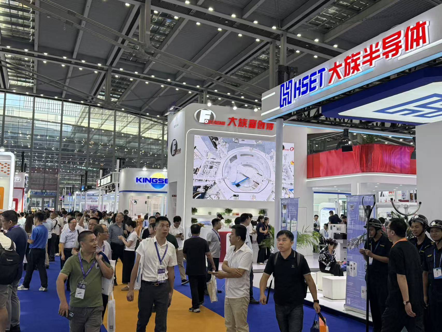 不止新凯来<strong></p>
<p>快手直播送礼物</strong>,逾115家深圳半导体企业亮相2025湾芯展