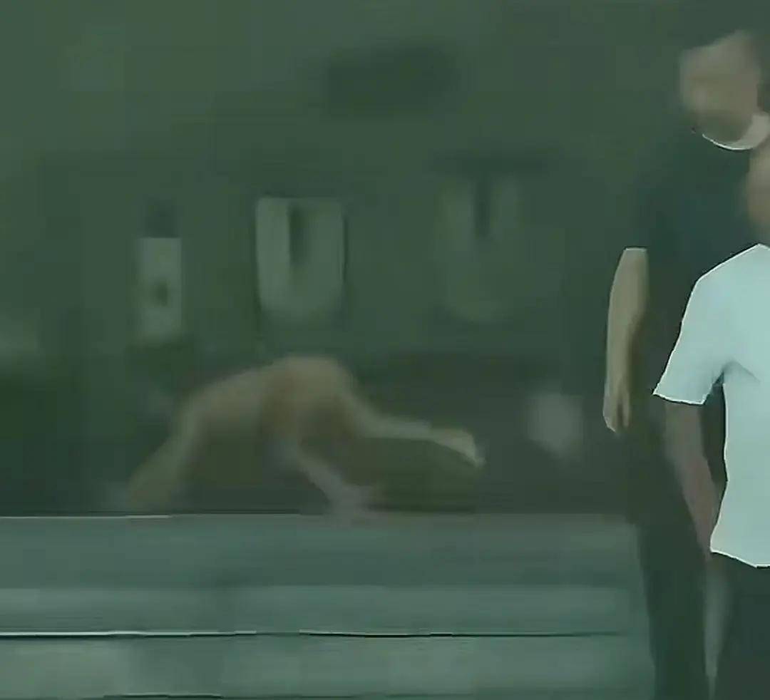 最新消息:“野人孩子”将落户北京!“孩子妈以前也不喜欢穿衣服”<strong></p>
<p>虚拟币断网</strong>,公安机关对其父母展开调查