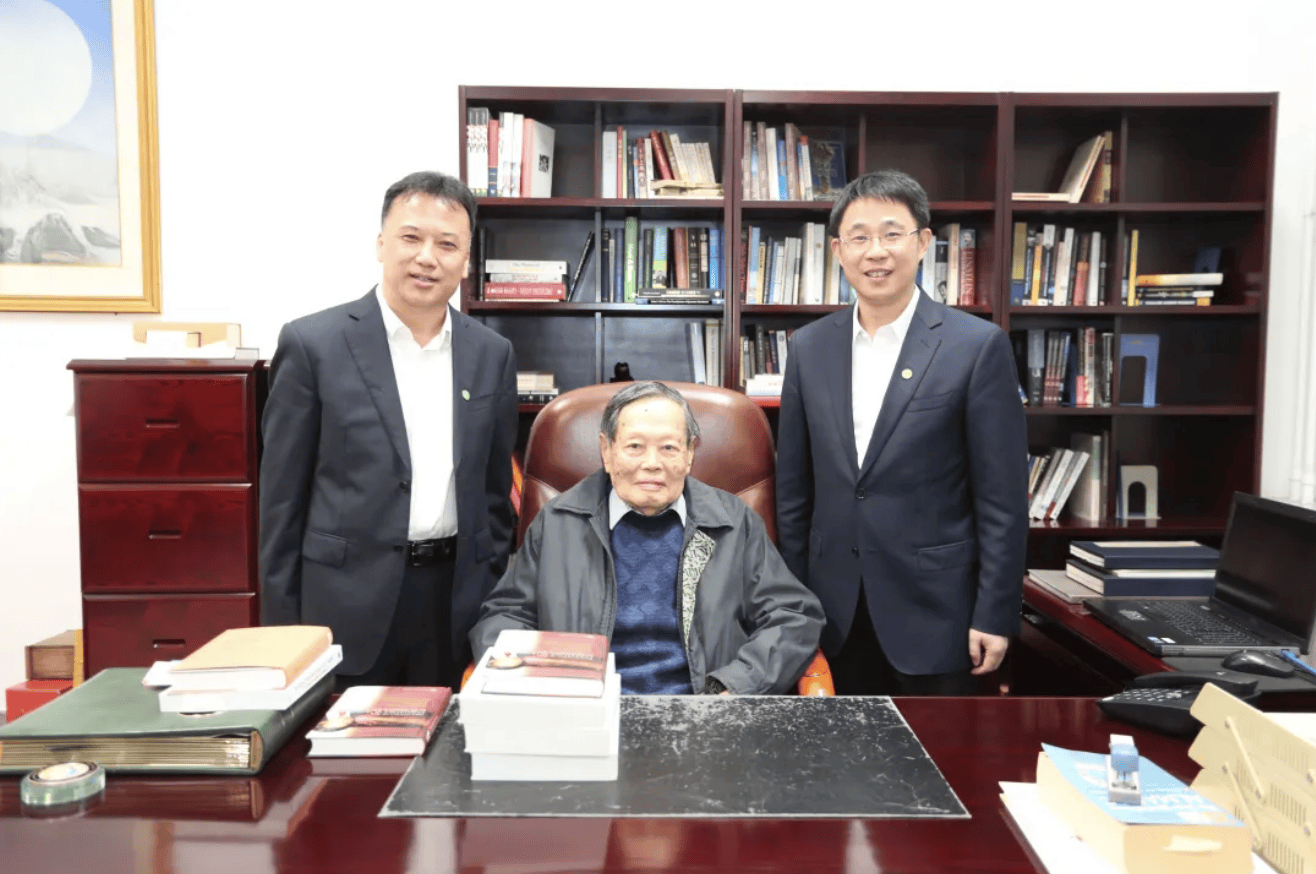 杨振宁为什么连续32年担任东莞理工学院名誉校长<strong></p>
<p>虚拟币断网</strong>?