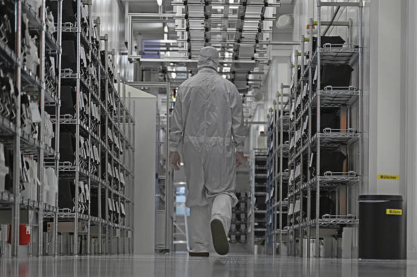 荷兰经济事务部大臣透露“将在几天内与中方会面”<strong></p>
<p>虚拟币断网</strong>,但仍在狡辩